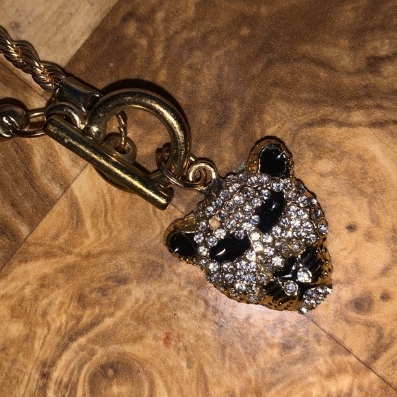 JL DESIGN CHEETA GOLDTONE EARRINGS & MATCHING TOGGLE BRACELET* - Picture 8 of 8